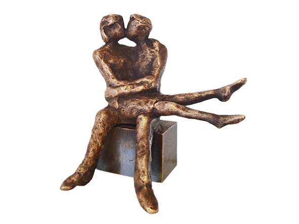 Mail Telegraaf Geplooid ELLY HENDRIX - bronzen beelden in opdracht | portfolio - huwelijk - 21